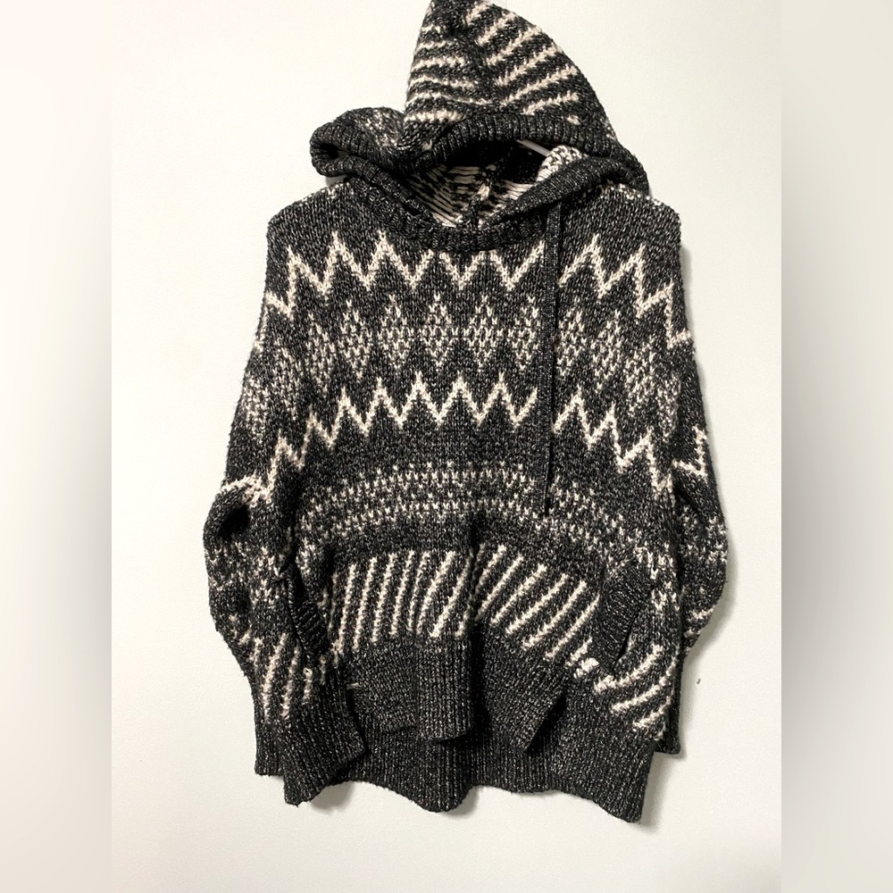 This is a beautiful sweater from VS Size small